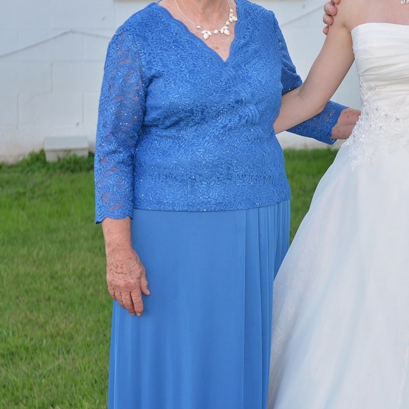 Mother of the Bride Dress - Picture 1 of 10